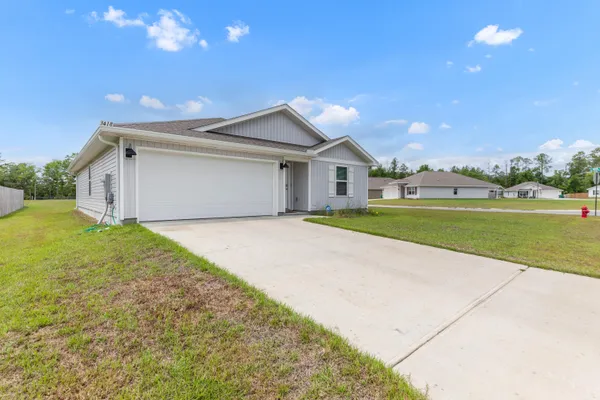 $2,100 | 3418 Phoenix Court, Crestview, FL 32539