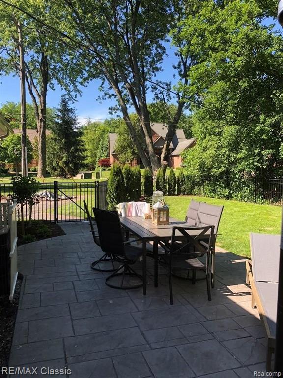 31974 Lahser Road Beverly Hills, MI 48025 - Photo 36 of 40