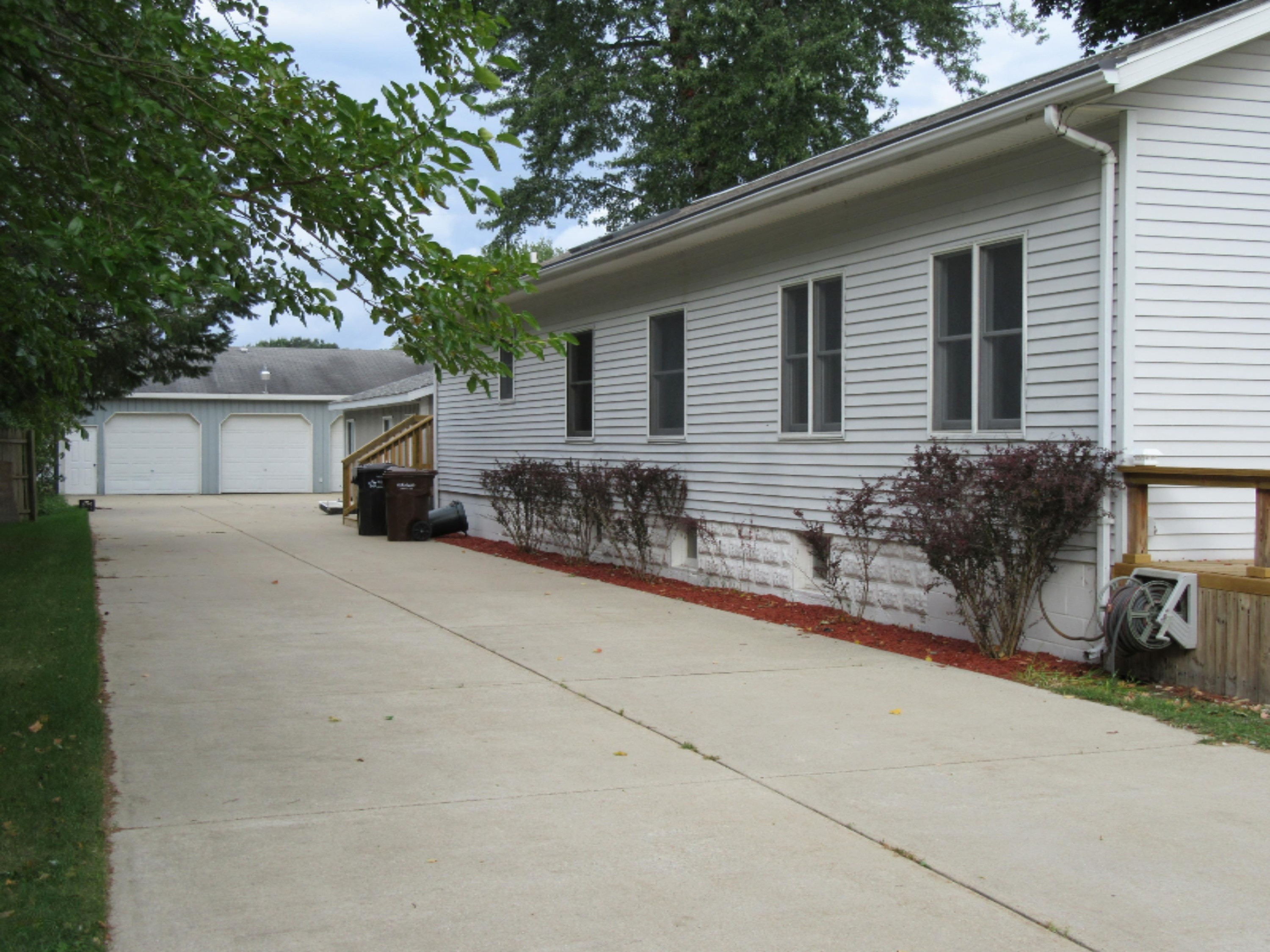 9752 Baldwin Road Bridgman, MI 49106 - Photo 2 of 17 IMG_0082