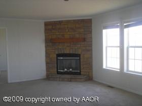 7420 Buckskin Road Amarillo, TX 79124 - Photo 4 of 8 Living Room