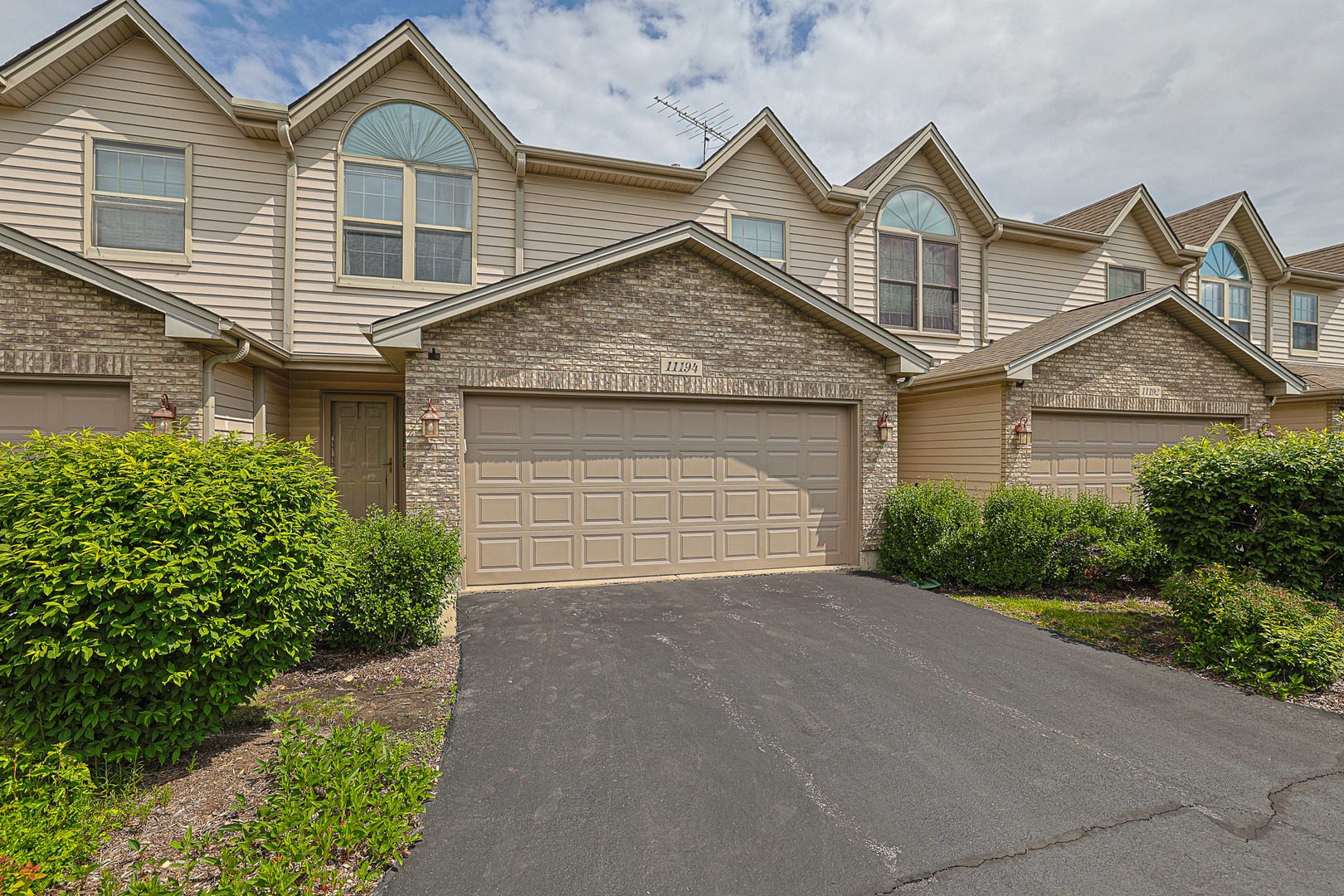 11194 West Algonquin Road, Unit 11194 Huntley, IL 60142 - Photo 2 of 41