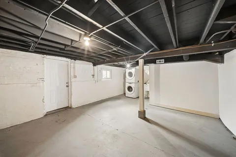 a view of utility room