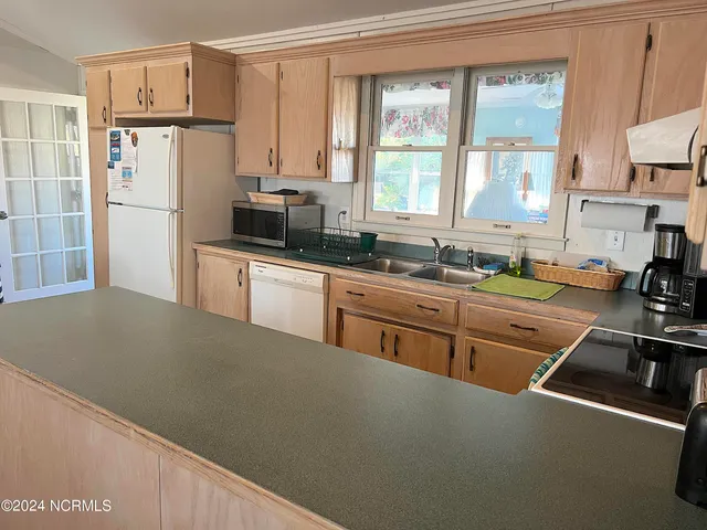 $2,500 | 5204 Ocean Drive, Emerald Isle, NC 28594