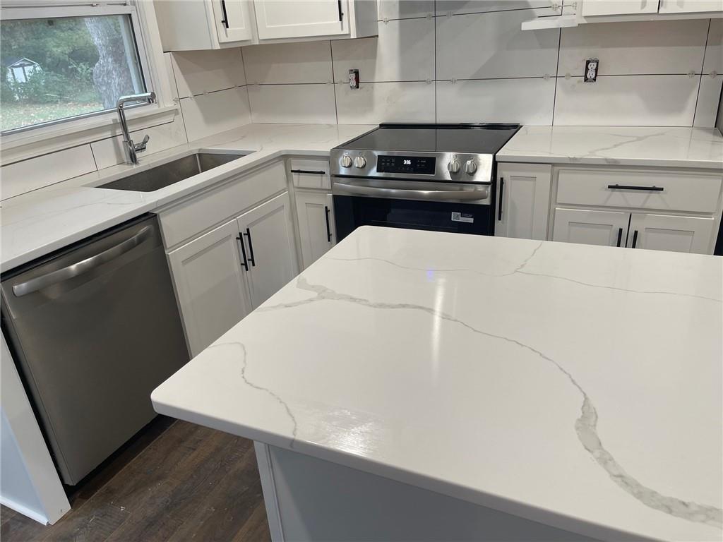 240 Southeast 131st Road Warrensburg, MO 64093 - Photo 8 of 24