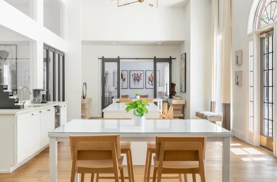 2500 Shallowford Road, Unit 44309 Atlanta, GA 30345 - Photo 17 of 20 a kitchen with a table and chairs in it