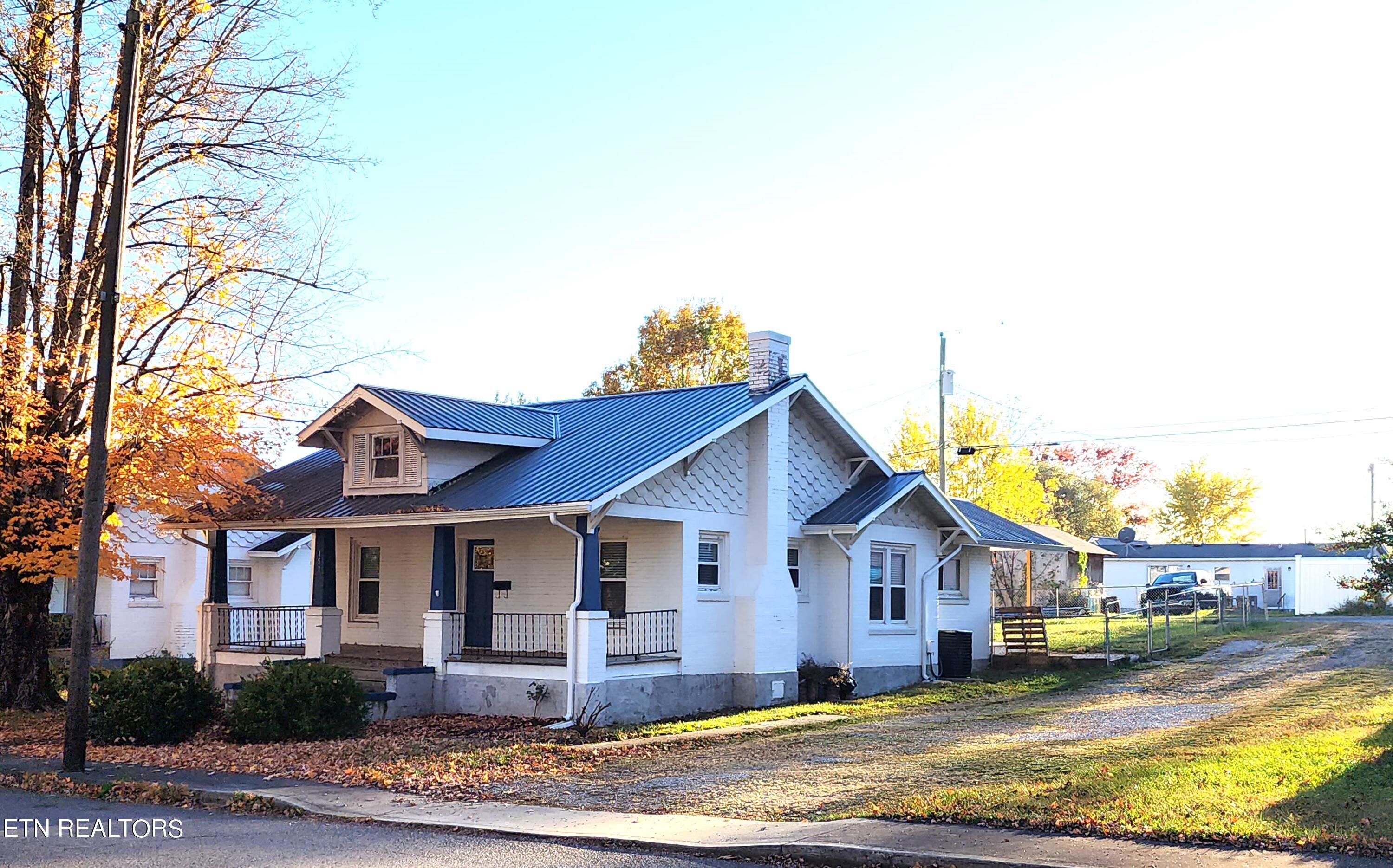 151 North Main Street Oneida, TN 37841 - Photo 4 of 21 20231025_174732