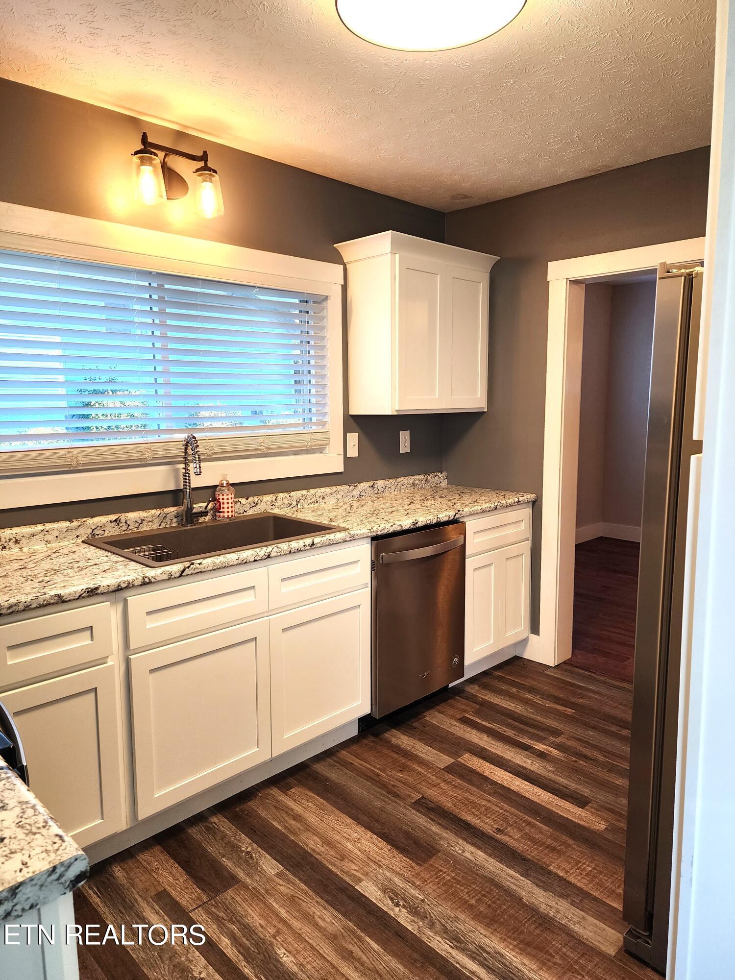 151 North Main Street Oneida, TN 37841 - Photo 8 of 21 20231025_173550