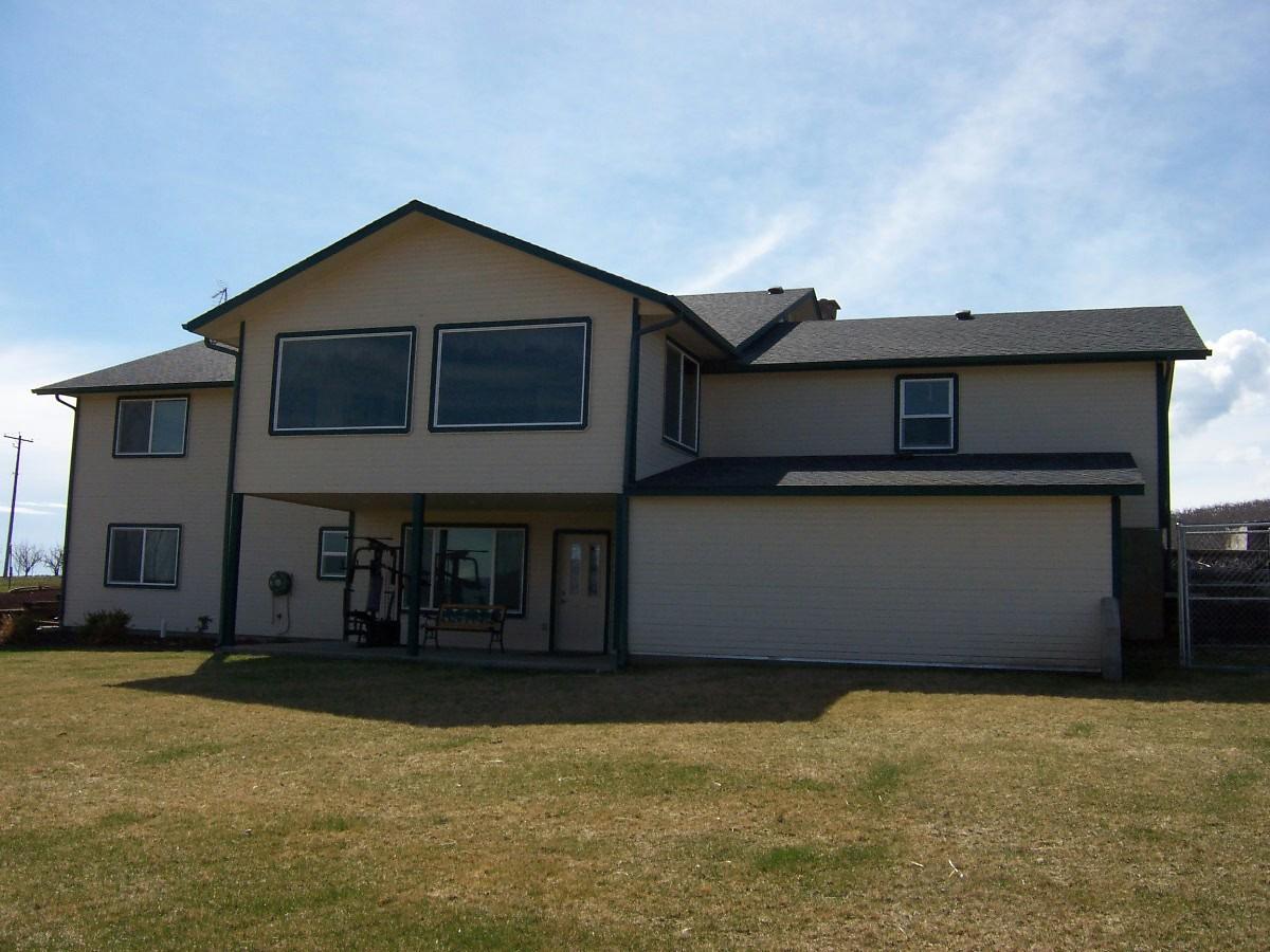 501 Sharp Road Tieton, WA 98947 - Photo 12 of 13 a house view with a outdoor space