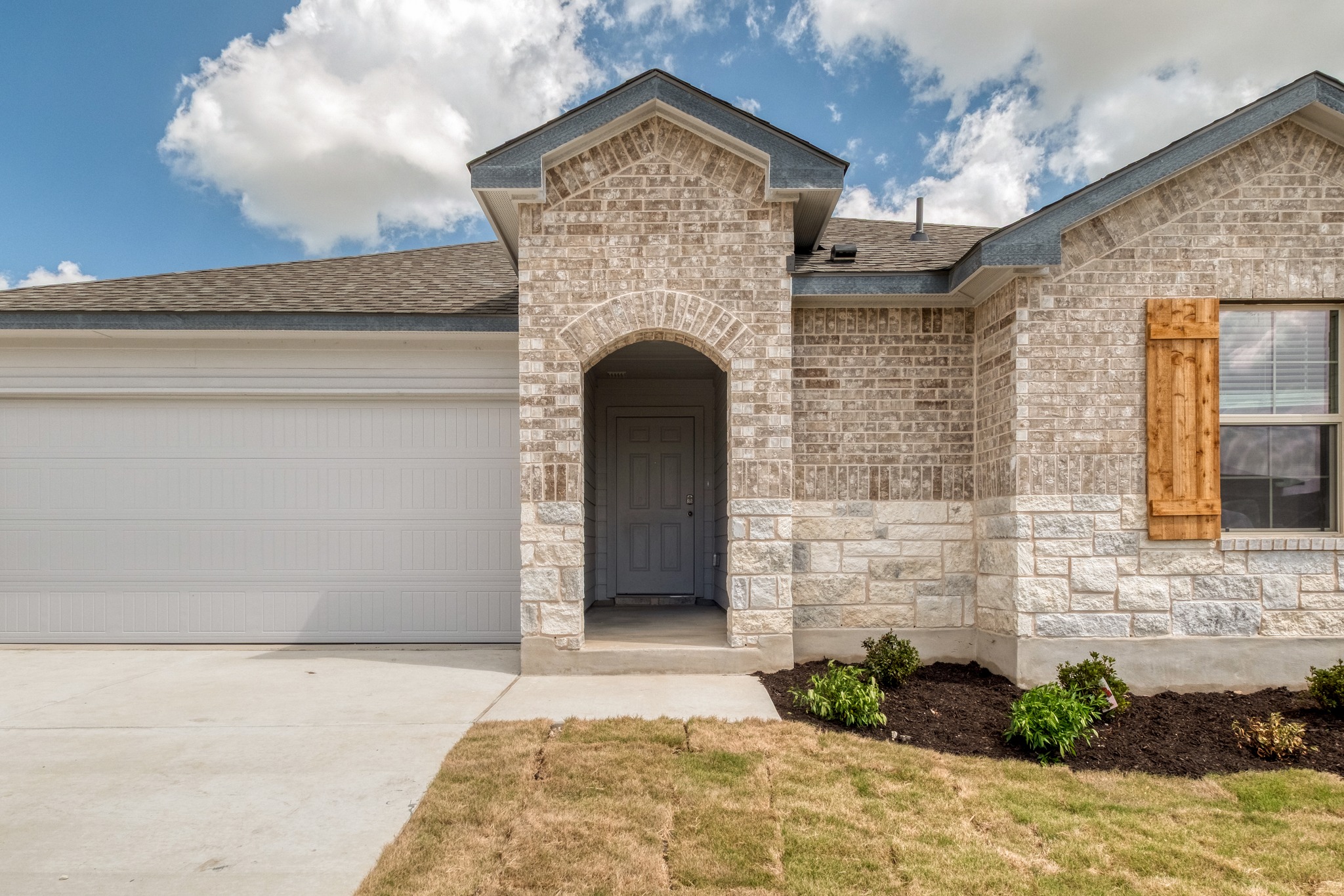 167 McNamara Court Jarrell, TX 76537 - Photo 2 of 19