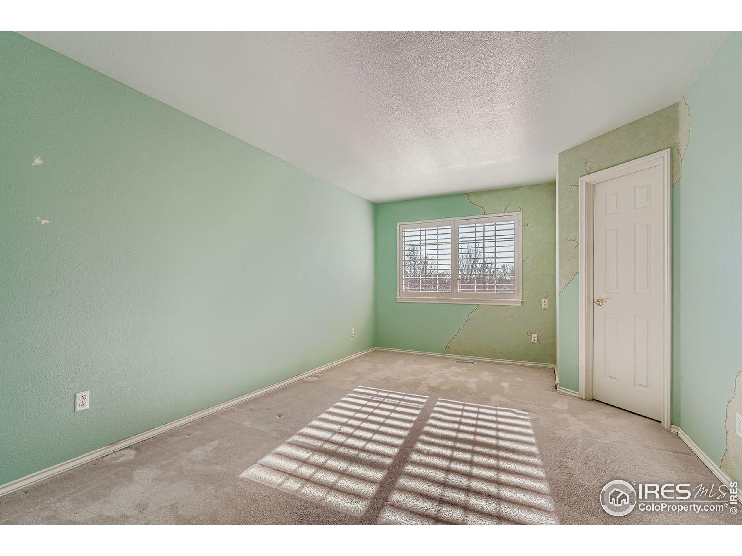 569 Flying Jib Court Lafayette, CO 80026 - Photo 23 of 31 a view of an empty room and window