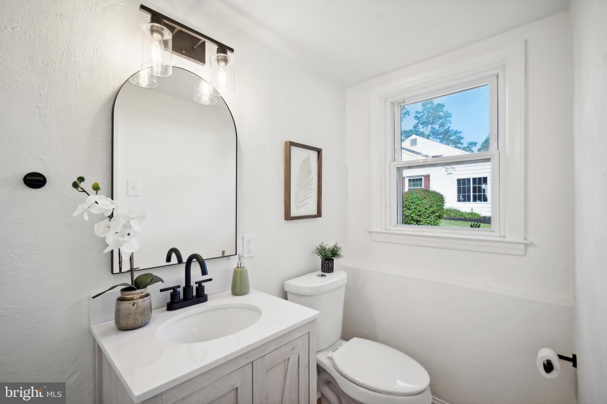 206 Grandview Road Media, PA 19063 - Photo 14 of 27 Powder Room