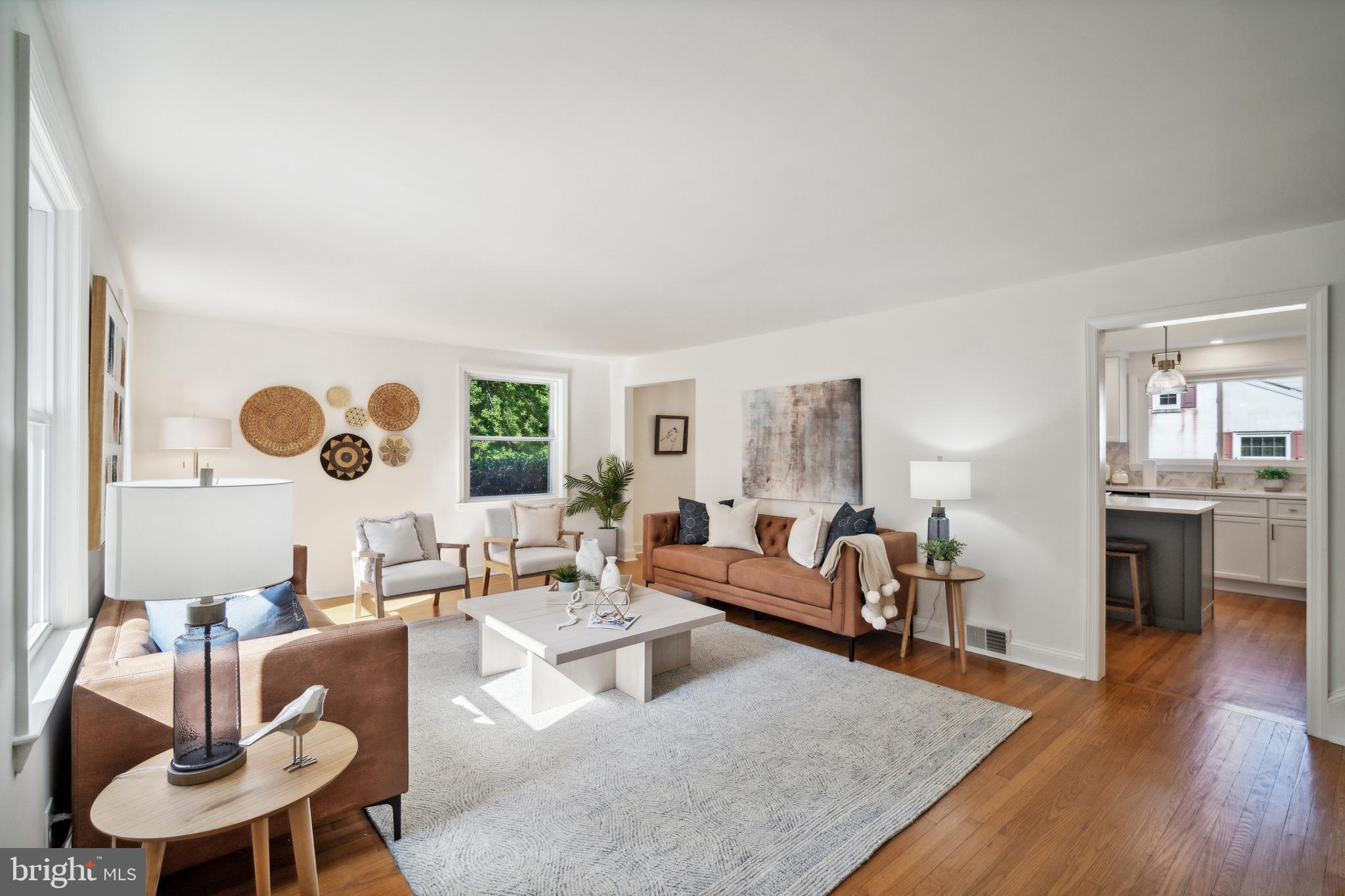 206 Grandview Road Media, PA 19063 - Photo 2 of 27 Living Room