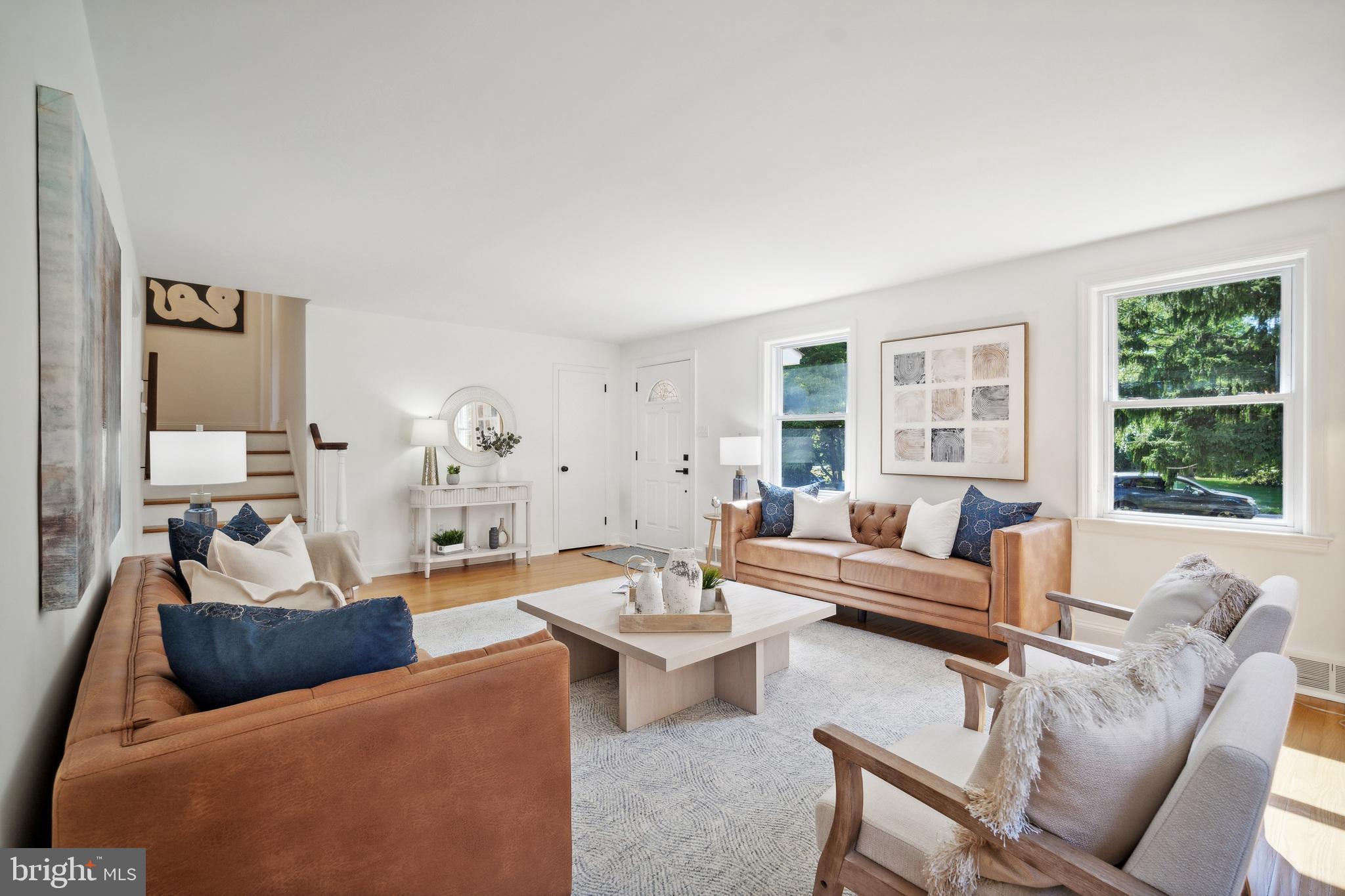 206 Grandview Road Media, PA 19063 - Photo 4 of 27 Living Room