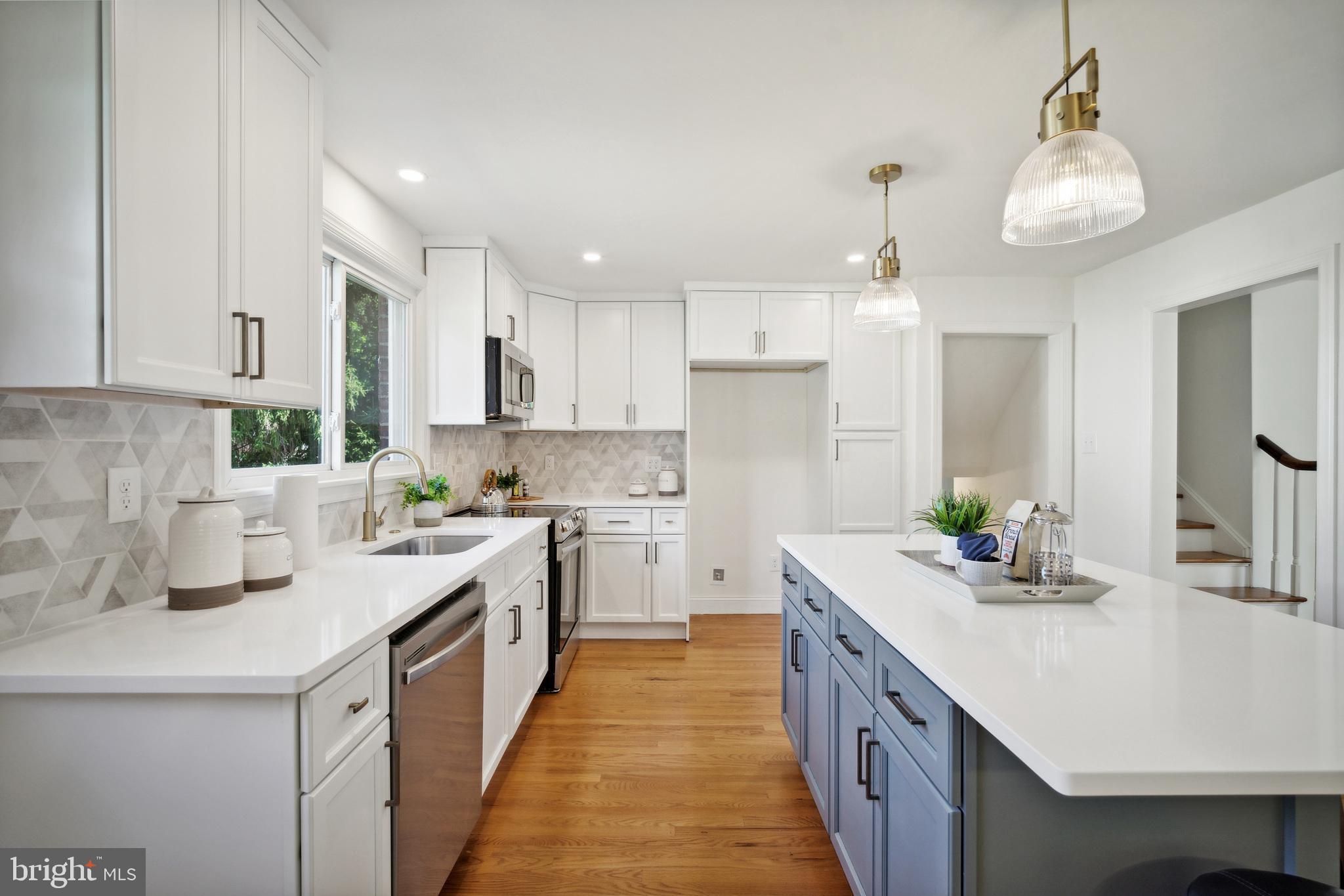 206 Grandview Road Media, PA 19063 - Photo 9 of 27 Kitchen -quartz countertops
