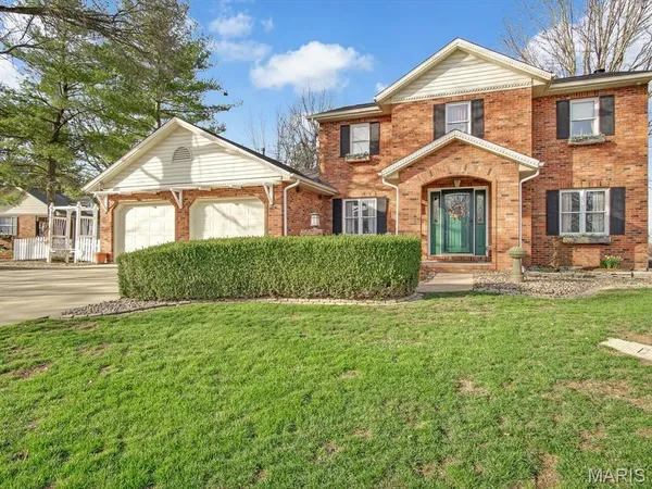 $415,000 | 450 Paul Drive, Waterloo, IL 62298