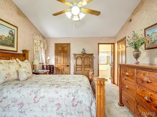 $415,000 | 450 Paul Drive, Waterloo, IL 62298