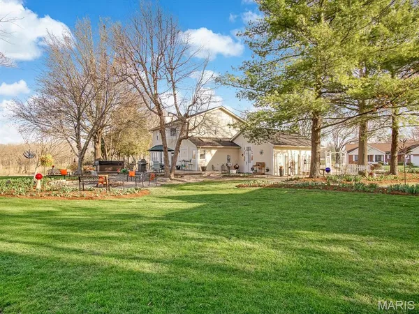 $415,000 | 450 Paul Drive, Waterloo, IL 62298