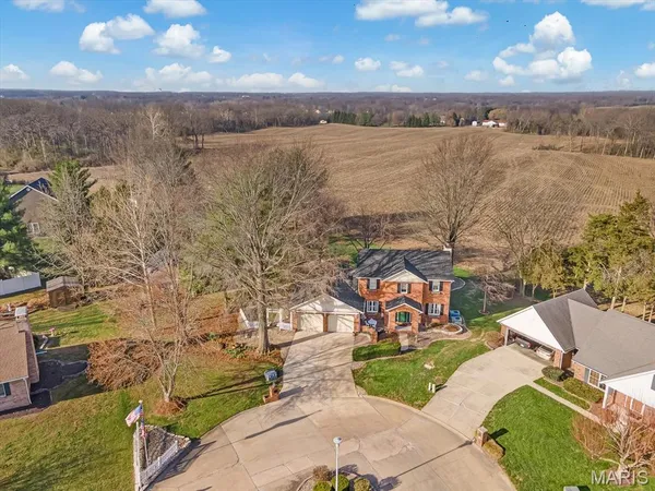 $415,000 | 450 Paul Drive, Waterloo, IL 62298