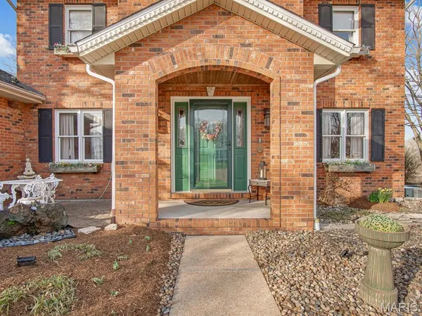 $415,000 | 450 Paul Drive, Waterloo, IL 62298