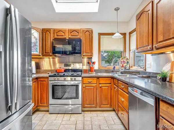 $415,000 | 450 Paul Drive, Waterloo, IL 62298