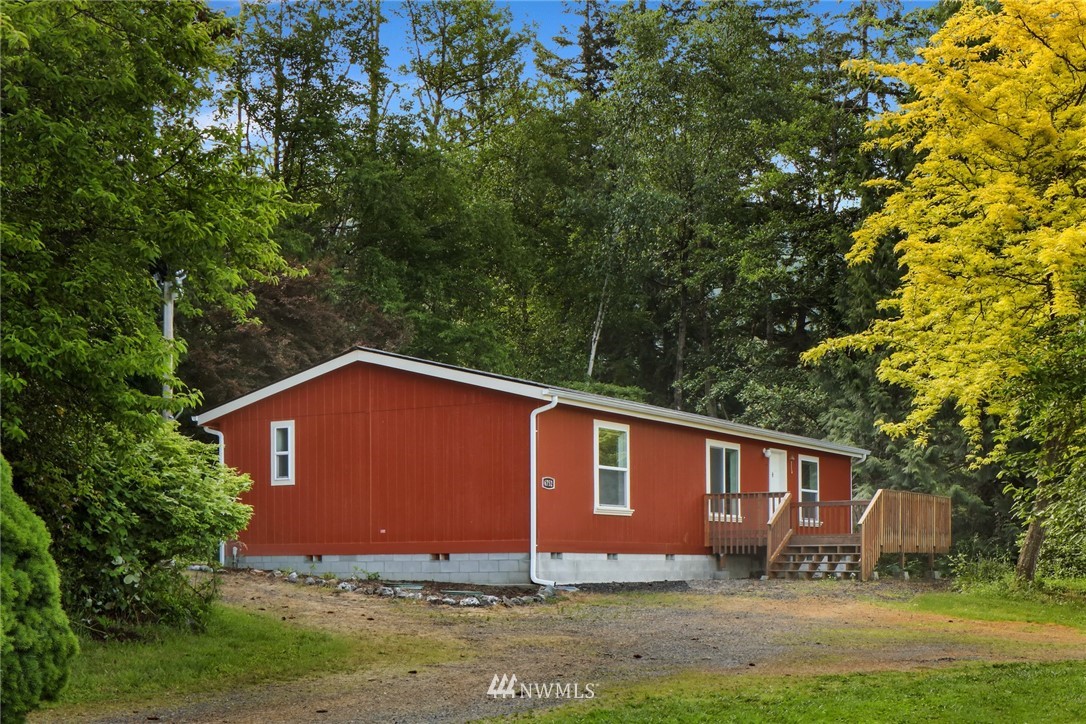 6752 Goodwin Road Everson, WA 98247 - Photo 1 of 28 a view of a house with a yard