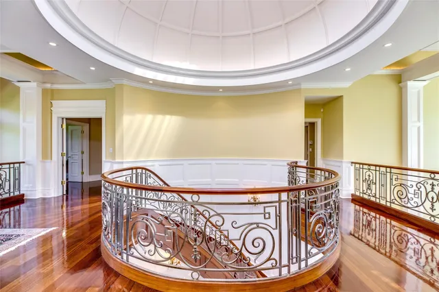 $10,300,000 | 11 Dupont Court, Greenvale, NY 11548