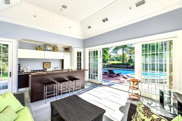 $10,300,000 | 11 Dupont Court, Greenvale, NY 11548