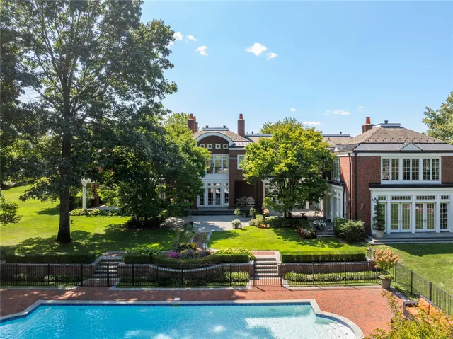 $10,300,000 | 11 Dupont Court, Greenvale, NY 11548