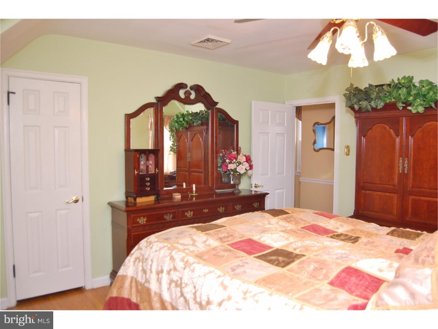 12027 Elmore Road Philadelphia, PA 19154 - Photo 15 of 25 Gallery Image 15