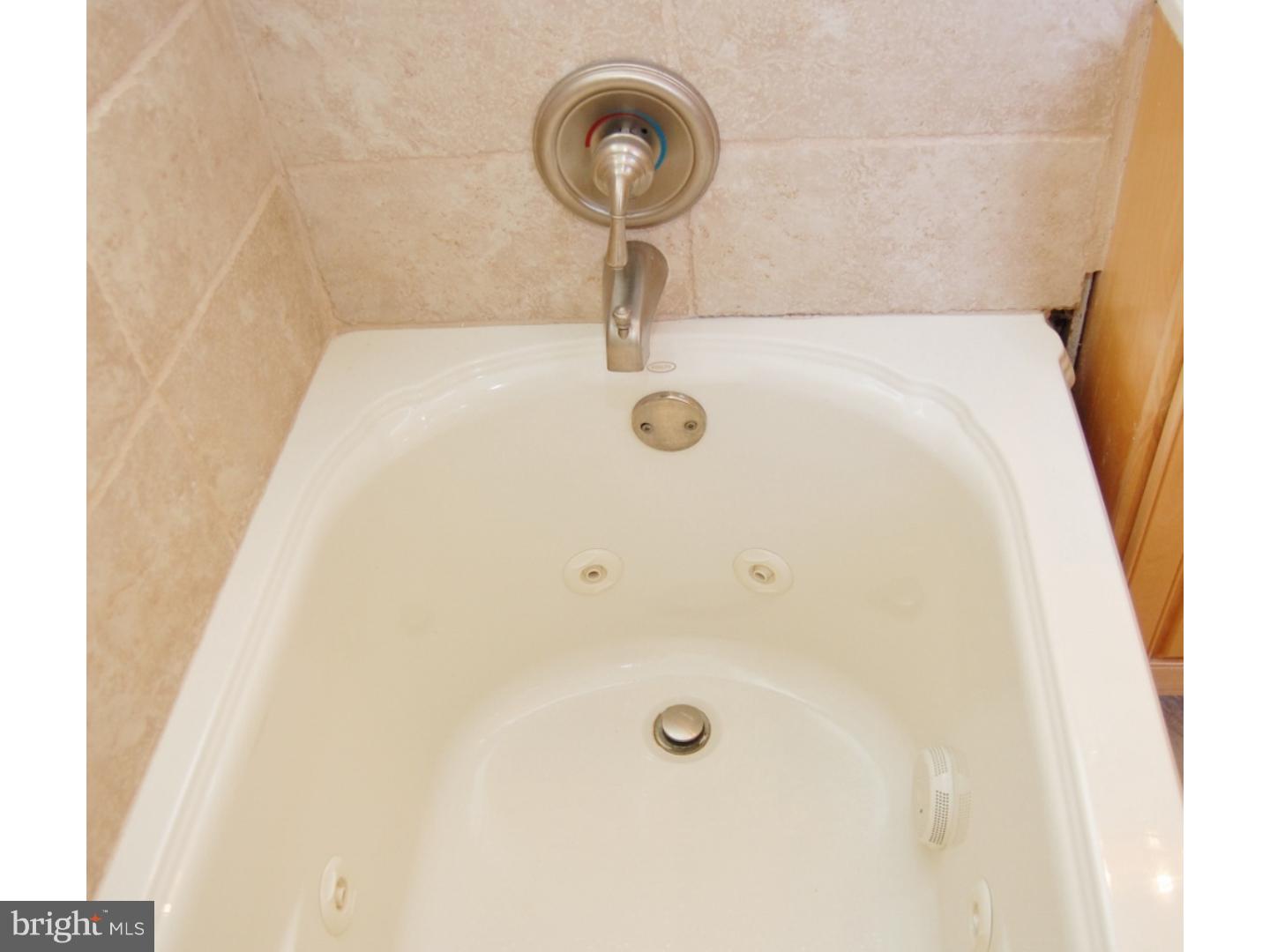 12027 Elmore Road Philadelphia, PA 19154 - Photo 18 of 25 Gallery Image 18