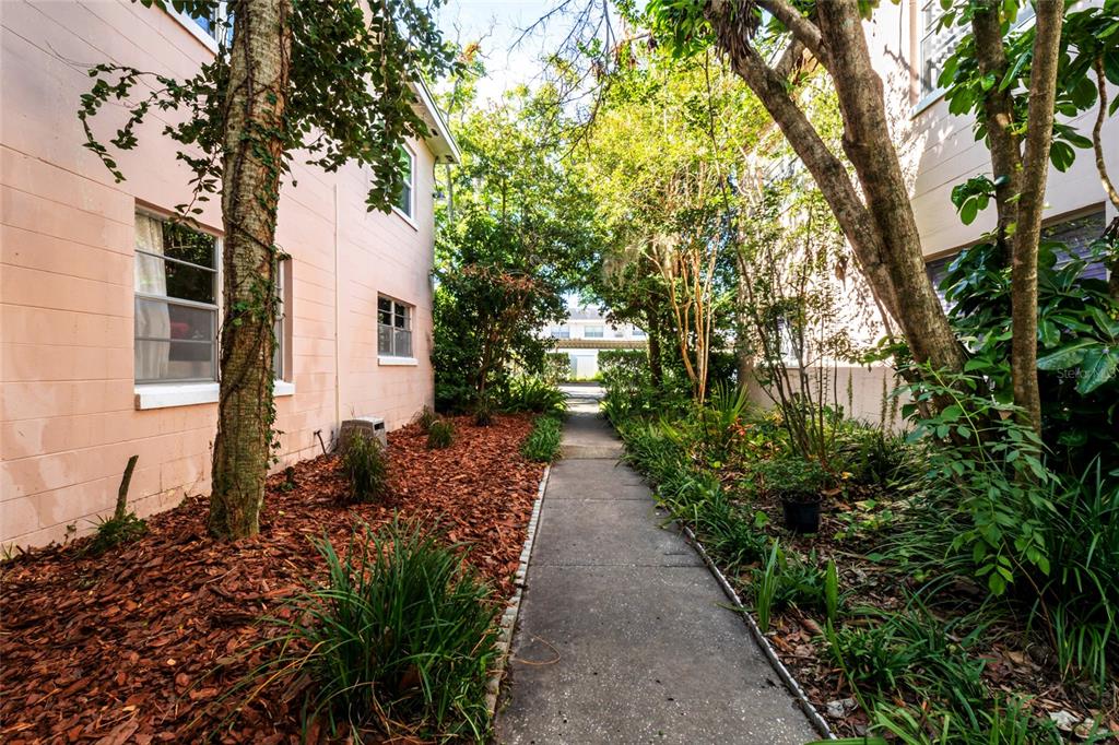 802 Rugby Street, Unit B Orlando, FL 32804 - Photo 23 of 28