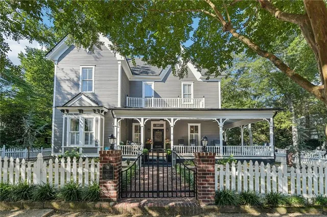 $789,900 | 207 East Hightower Trail, Social Circle, GA 30025