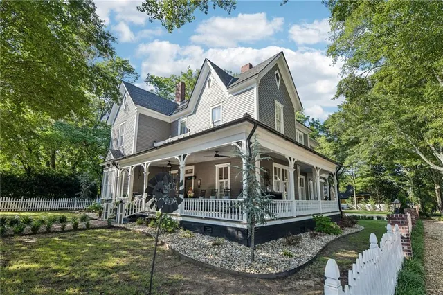 $789,900 | 207 East Hightower Trail, Social Circle, GA 30025