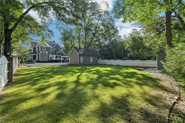 $789,900 | 207 East Hightower Trail, Social Circle, GA 30025