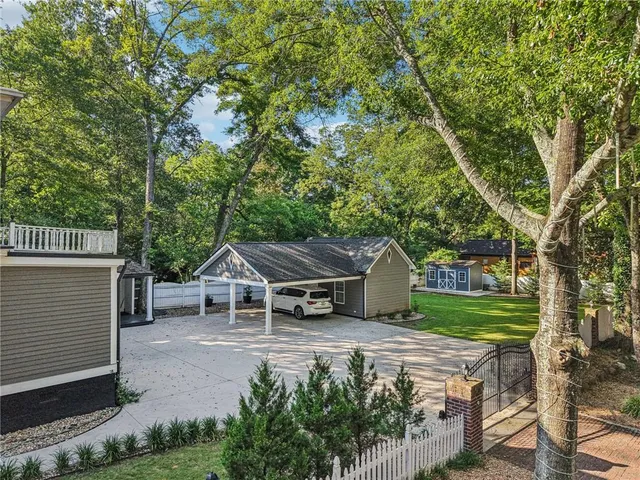 $789,900 | 207 East Hightower Trail, Social Circle, GA 30025