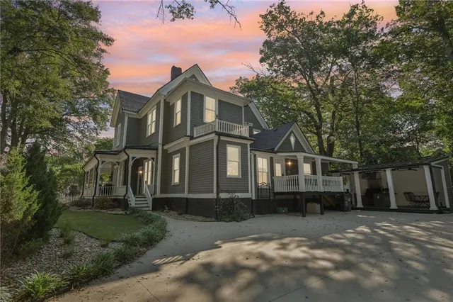 $789,900 | 207 East Hightower Trail, Social Circle, GA 30025