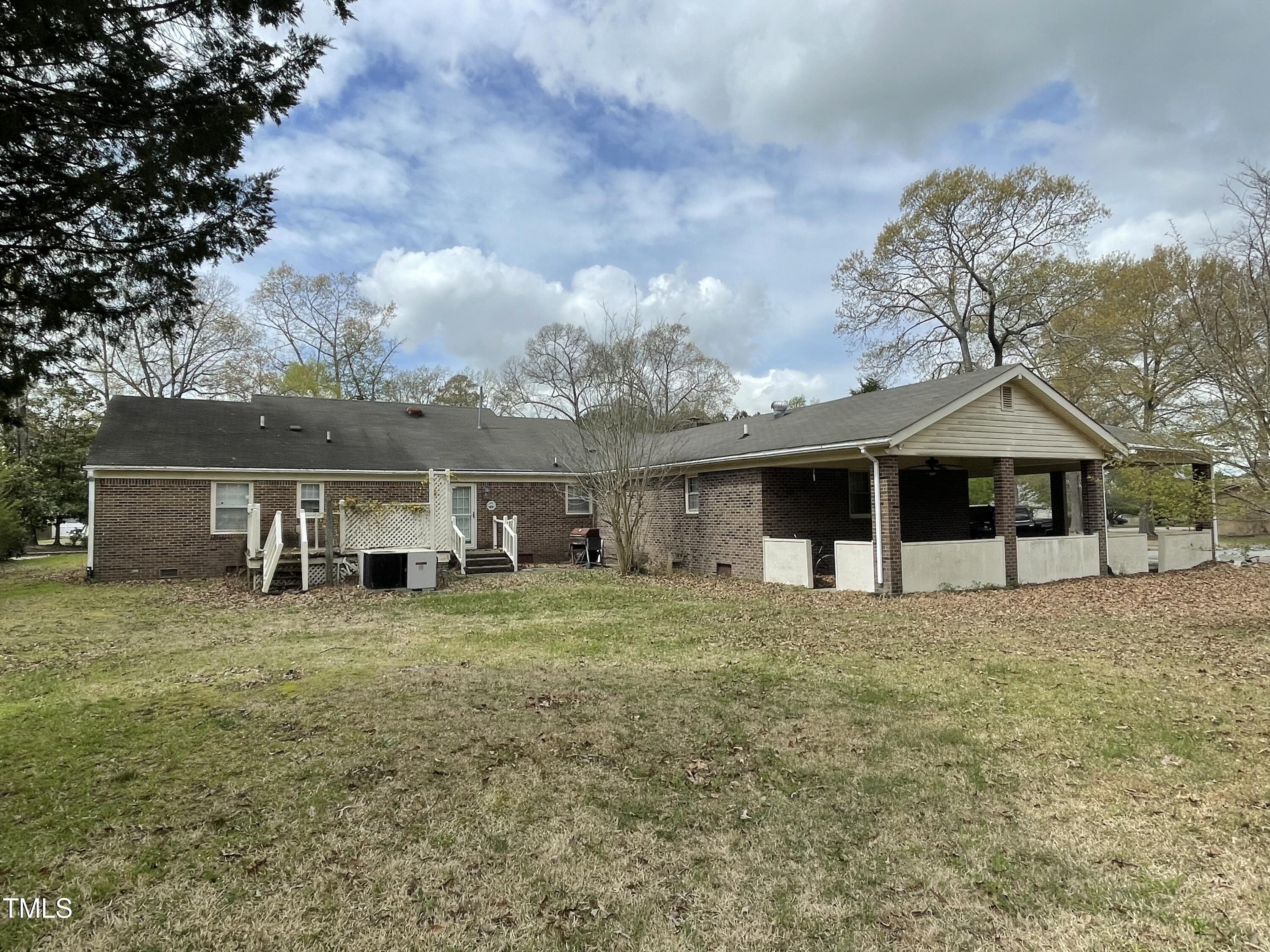 218 Jay Trail Murfreesboro, NC 27855 - Photo 2 of 8 282AFA40-F670-4D82-BBE9-BE69DA9C1422