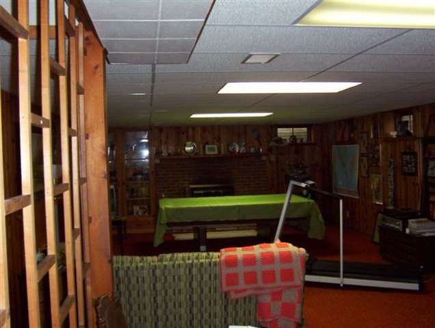 201 West Ridgemont Road Peoria, IL 61614 - Photo 7 of 8 Gallery Image 7