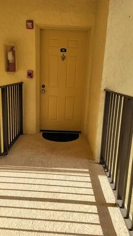 $1,900 | 1542 Lake Crystal Drive, Unit H, West Palm Beach, FL 33411