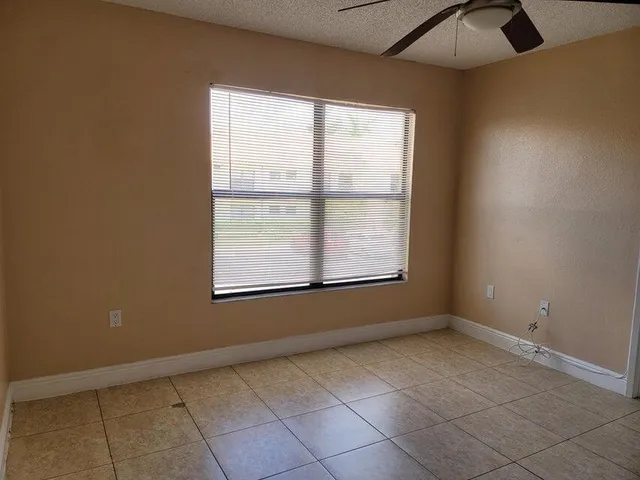 $1,900 | 1542 Lake Crystal Drive, Unit H, West Palm Beach, FL 33411