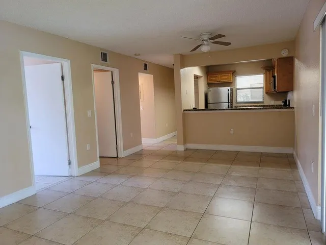$1,900 | 1542 Lake Crystal Drive, Unit H, West Palm Beach, FL 33411