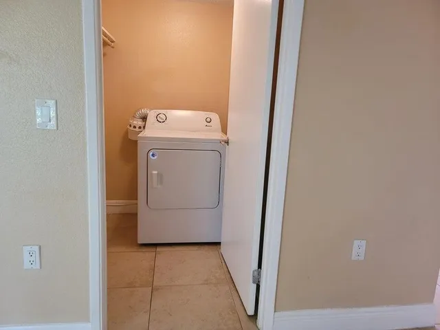 $1,900 | 1542 Lake Crystal Drive, Unit H, West Palm Beach, FL 33411