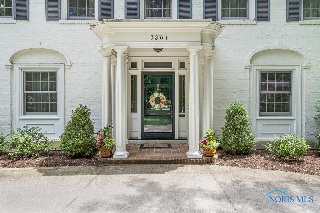 3861 Brookside Road Toledo, OH 43606 - Photo 3 of 50 Gallery Image 3