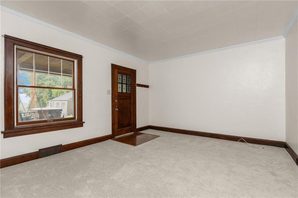324 Jefferson Road Pittsburgh, PA 15235 - Photo 5 of 36 Gallery Image 5