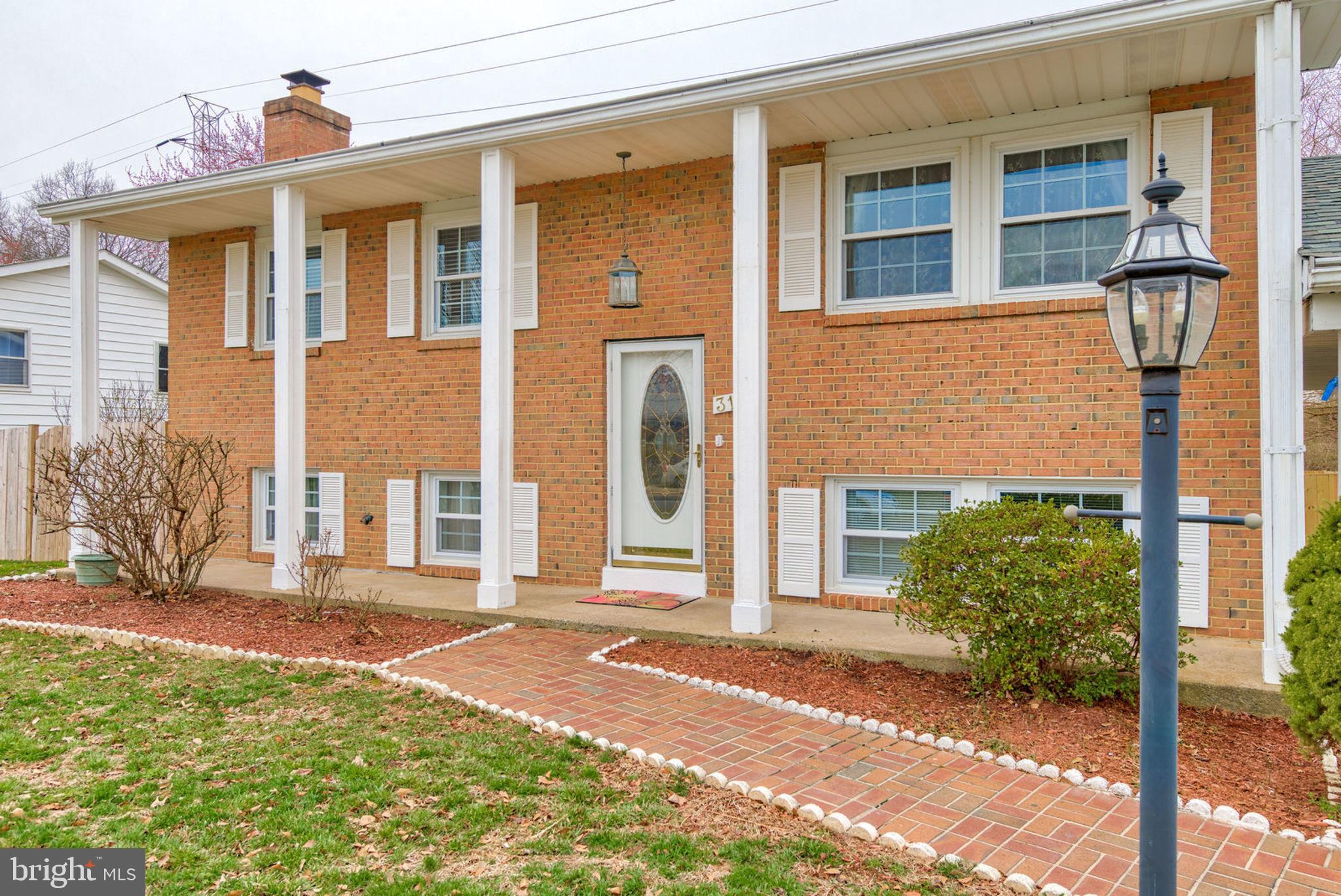 316 Williamsburg Road Sterling, VA 20164 - Photo 3 of 39 Gallery Image 3