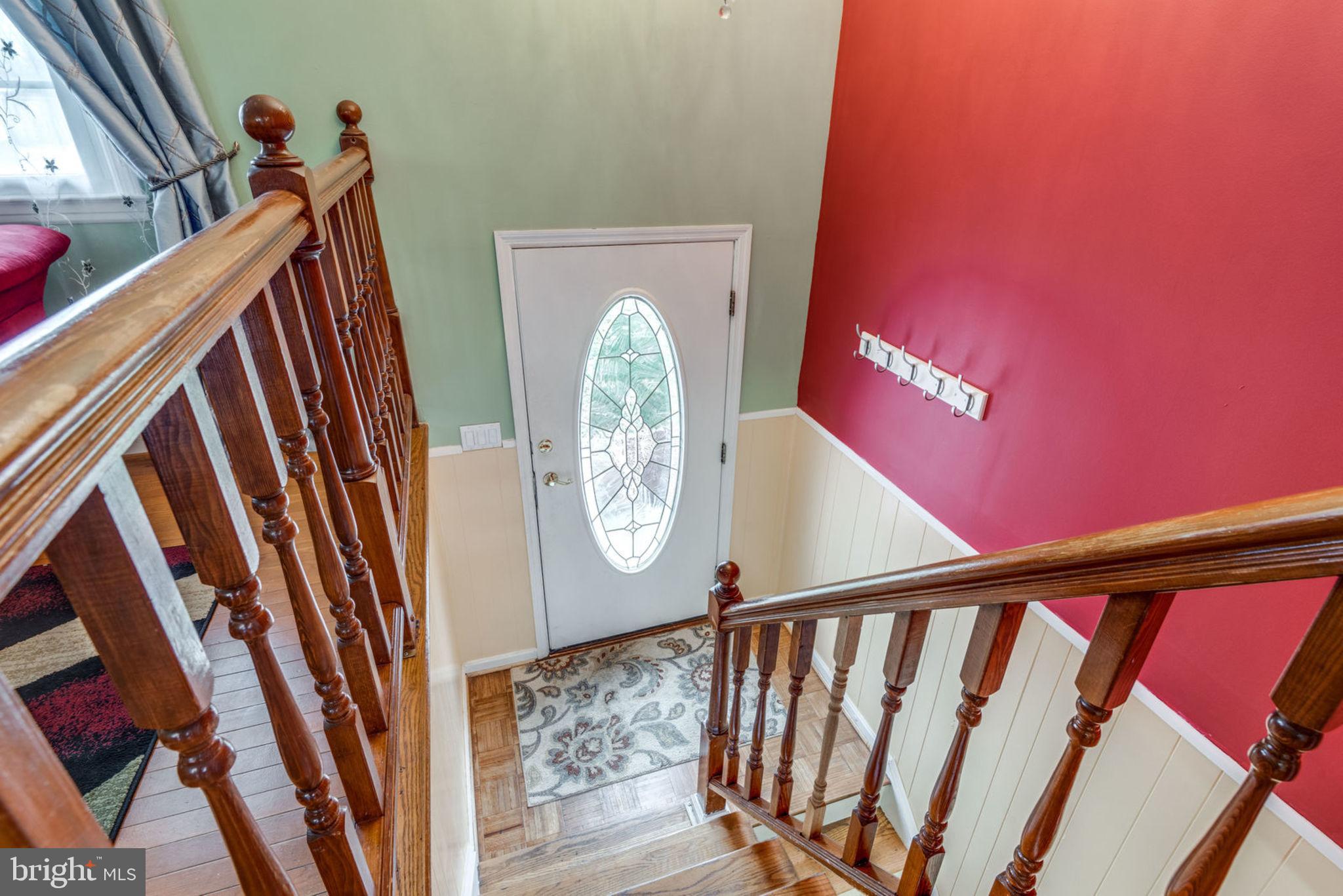 316 Williamsburg Road Sterling, VA 20164 - Photo 4 of 39 Split Foyer