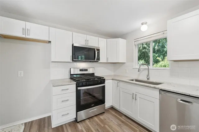 $800,000 | 24104 105th Place West, Edmonds, WA 98020