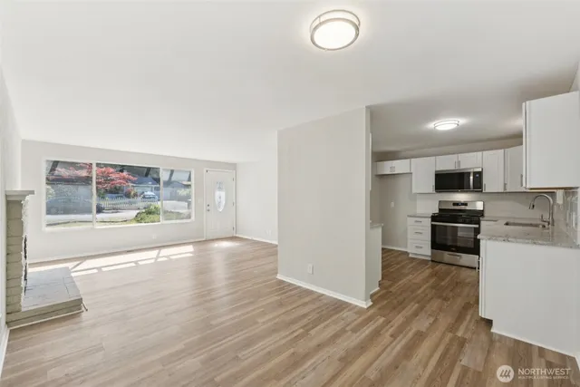 $800,000 | 24104 105th Place West, Edmonds, WA 98020