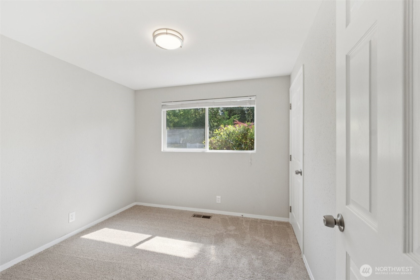 24104 105th Place West Edmonds, WA 98020 - Photo 15 of 35