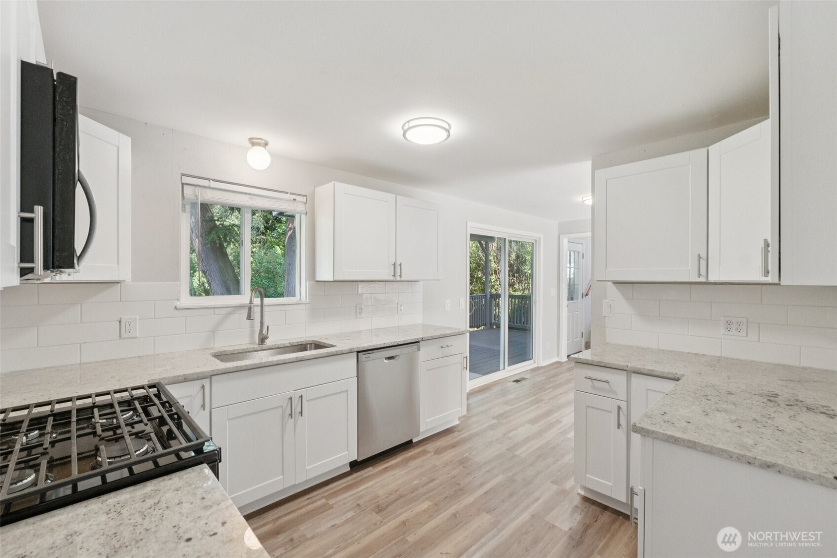 24104 105th Place West Edmonds, WA 98020 - Photo 9 of 35